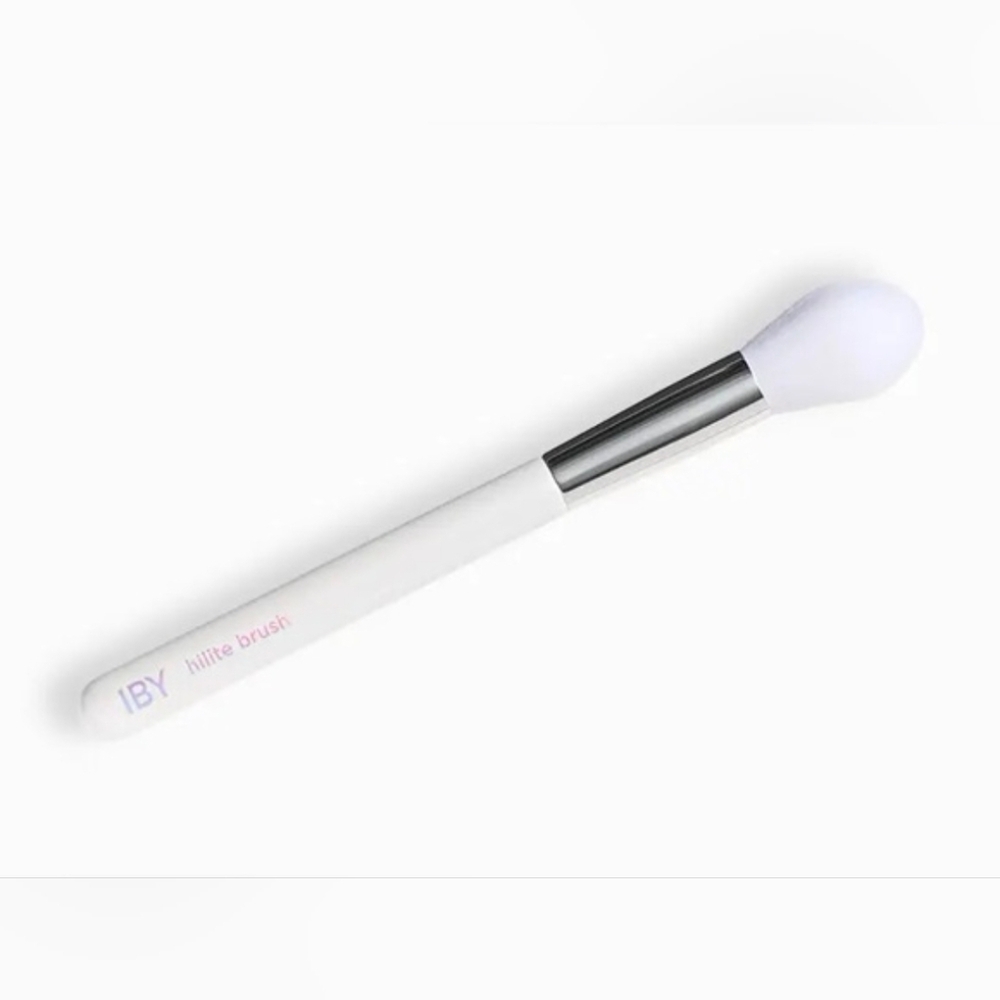 IBY Hilite Brush in White
